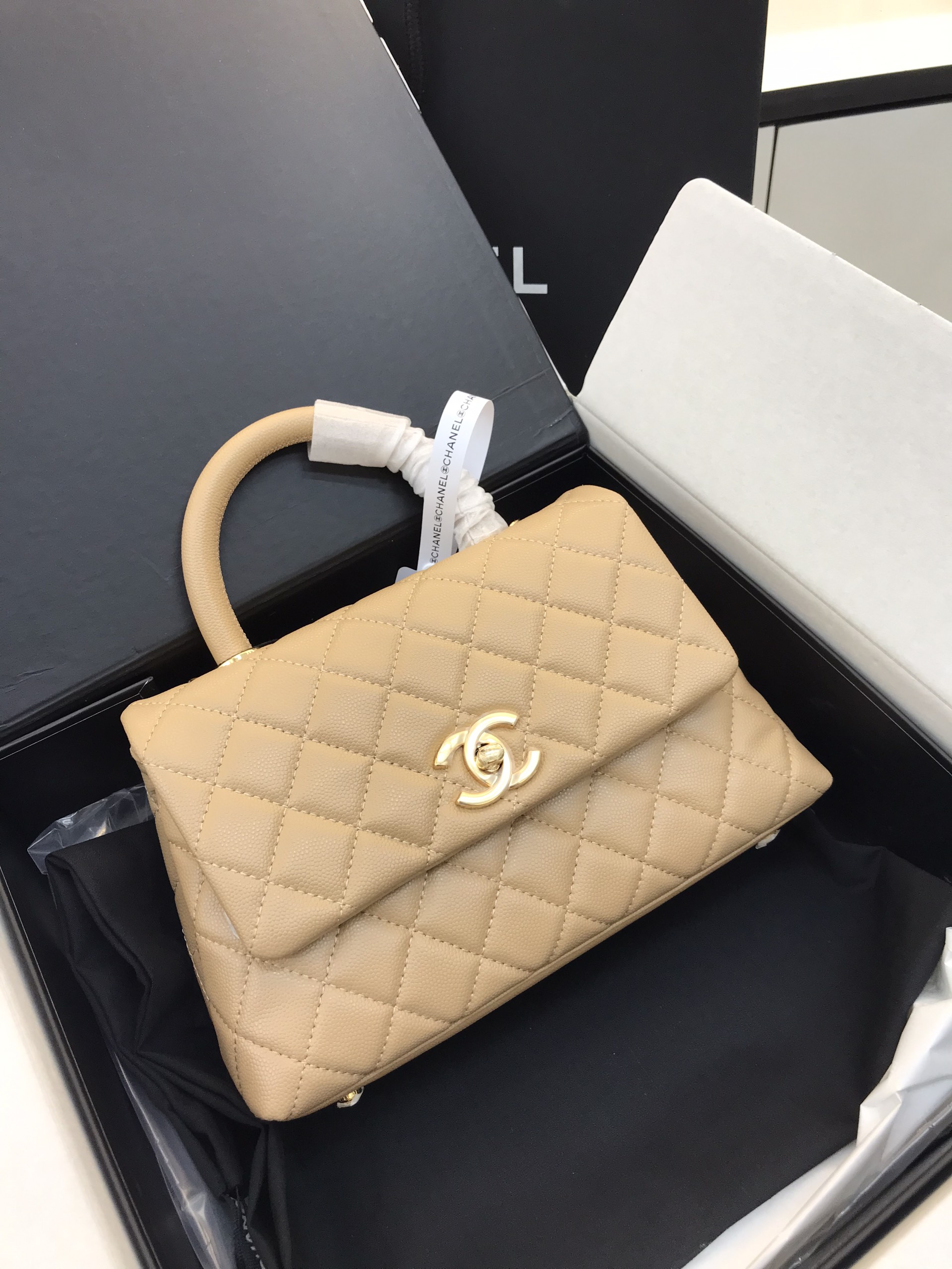 Túi Xách Chanel Coco Super Màu Kem Đậm Khóa Vàng Size 23cm